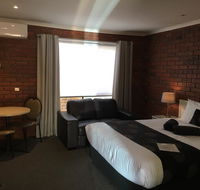 Melton Motor Inn and Apartments - New Castle Holiday