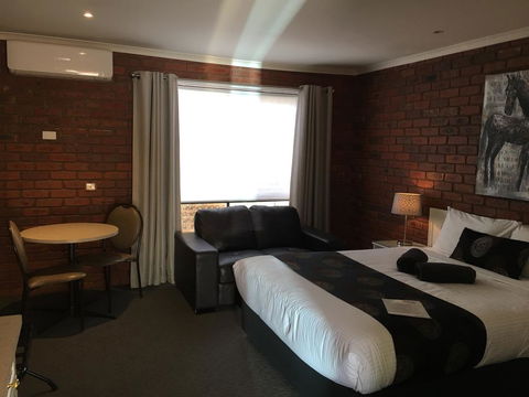 Melton Motor Inn And Apartments - New Castle Holiday 0