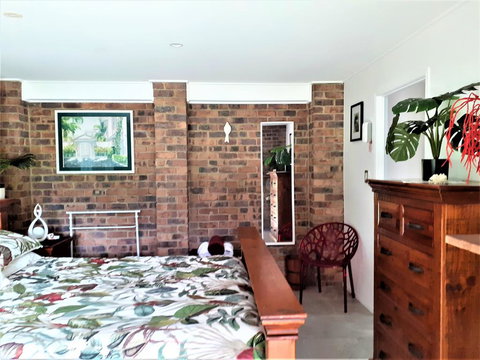 Merimist Gardens - New Castle Holiday 3