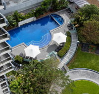 Meriton Suites Broadbeach - New Castle Holiday