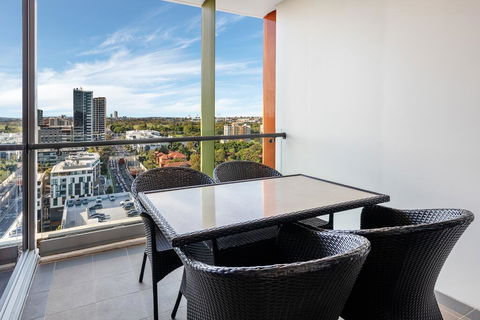 Meriton Suites Zetland - New Castle Holiday 1