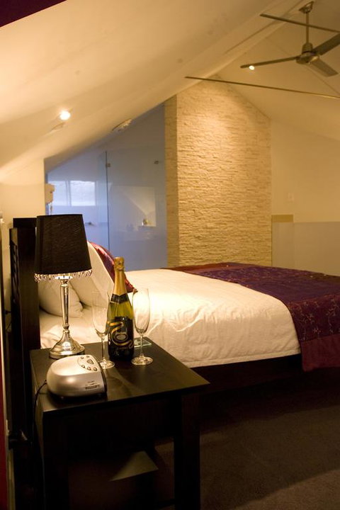 Merlot Verdelho Townhouses - New Castle Holiday 3