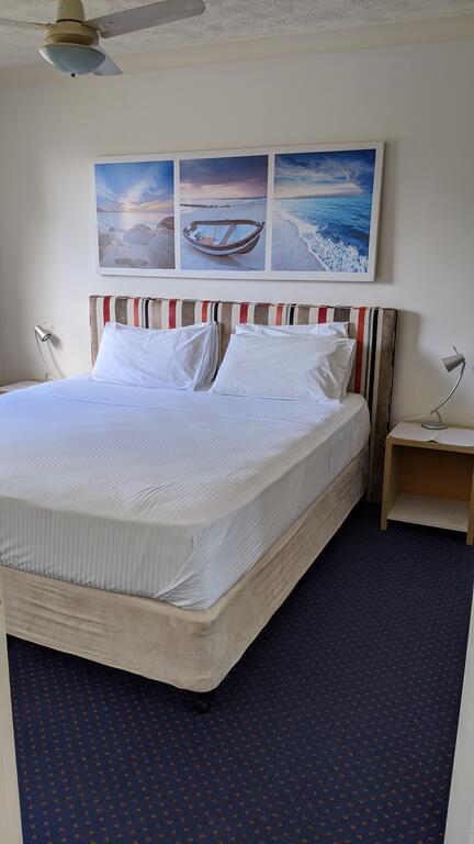 Mermaid Beach Apartment - New Castle Holiday 0