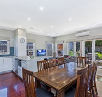 Merri Place - New Castle Holiday
