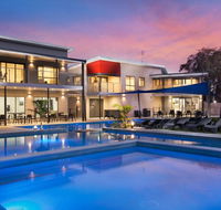 Middle Rock Holiday Resort - New Castle Holiday