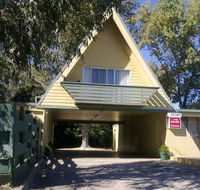 Millers Cottage Motel - New Castle Holiday