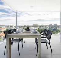 Minimalist Penthouse Condo with Skyline Vistas - New Castle Holiday