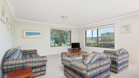 Mistral Close, Misthaven, 01, 12 - New Castle Holiday 1