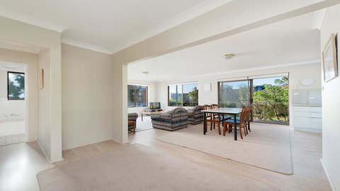 Mistral Close, Misthaven, 01, 12 - New Castle Holiday 3