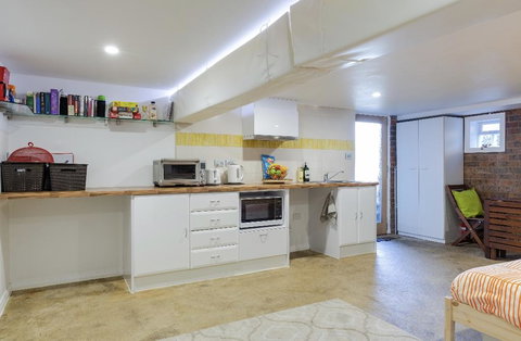 Modern & Homely Comfort - New Castle Holiday 3