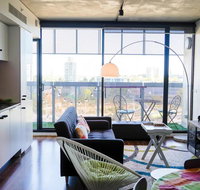 Modern 2 Bedroom Apartment With City Views - New Castle Holiday