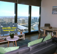 Modern 2BR 2BT Apt with Stunning Ocean Views Netflix Gym Pool and Wine - New Castle Holiday