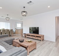 Modern and Spacious home near Curtin University - New Castle Holiday