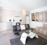 Modern Executive Apartment  Braddon 1BR Wine Wifi Secure Parking Canberra - New Castle Holiday