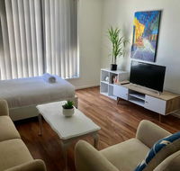Modern Unit Near To Surfers Paradise - New Castle Holiday