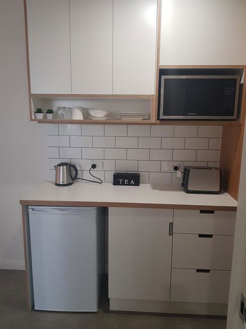 Modern, Private And Close To Town. - New Castle Holiday 1