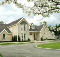Montfort Manor - New Castle Holiday