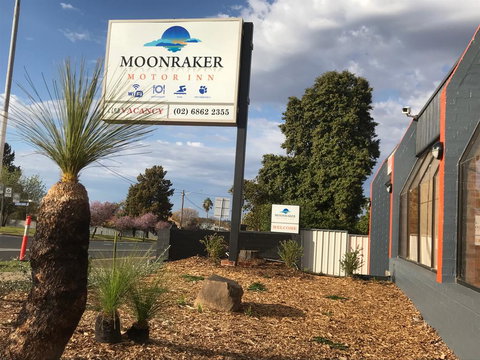 Moonraker Motor Inn - New Castle Holiday 0