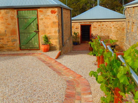 Morialta Barns - New Castle Holiday 1