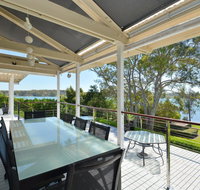 Morisset Bay Waterfront Views Lake House looking over Trinity Marina - New Castle Holiday