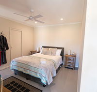 Mortimers Wines - The Vines Studio - New Castle Holiday