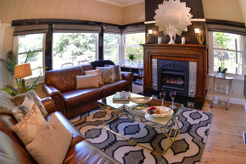 Mountain Whispers Chatelaine Valley - New Castle Holiday 1