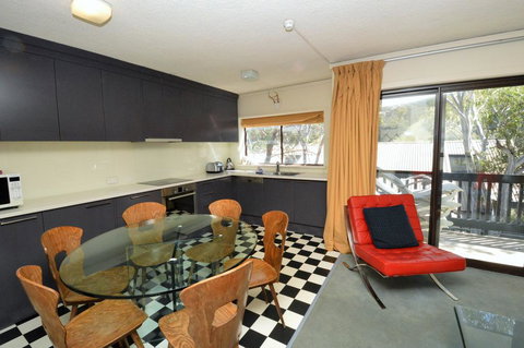 Mowamba B2 Three Bedroom - New Castle Holiday 1