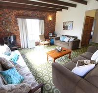 Muller's Cottage at Hat Head Pet Friendly - New Castle Holiday