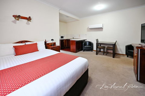 Narrandera Club Motor Inn - New Castle Holiday 3
