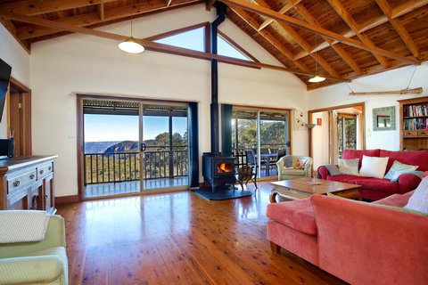 Narrow Neck Lodge - New Castle Holiday 0