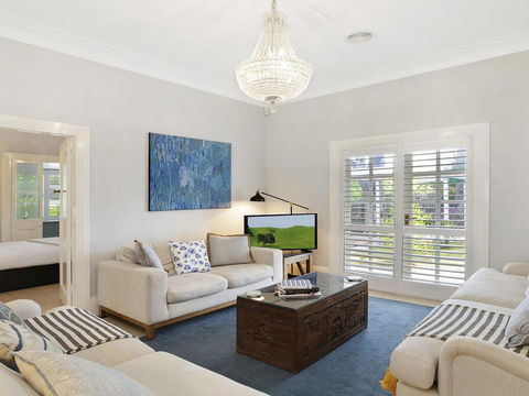 Nattai Lodge - House & Cottage In Beautiful Garden - New Castle Holiday 3