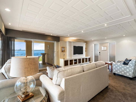 The Peninsula Riverside Serviced Apartments - New Castle Holiday 5