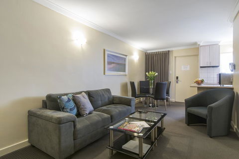 The Peninsula Riverside Serviced Apartments - New Castle Holiday 36