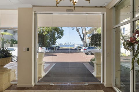 The Peninsula Riverside Serviced Apartments - New Castle Holiday 13