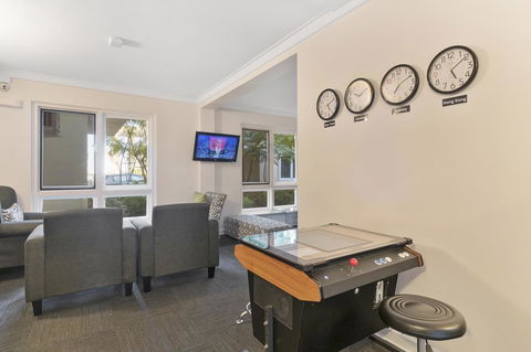 The Peninsula Riverside Serviced Apartments - New Castle Holiday 40