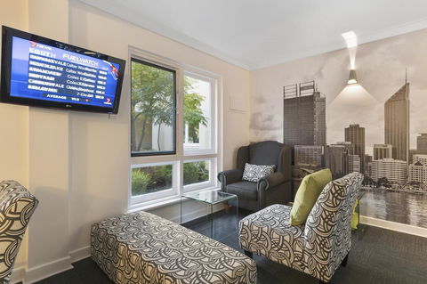 The Peninsula Riverside Serviced Apartments - New Castle Holiday 39