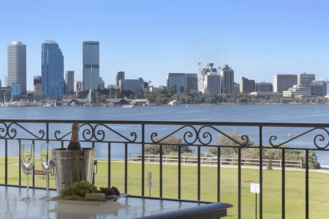The Peninsula Riverside Serviced Apartments - New Castle Holiday 16