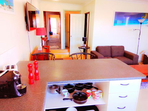 Forrest St Apartments - New Castle Holiday 9