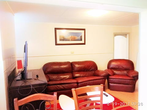 Forrest St Apartments - New Castle Holiday 8