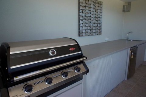 The Urban Beach House - New Castle Holiday 19