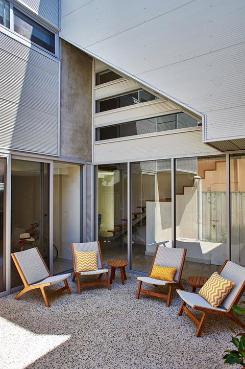 The Urban Beach House - New Castle Holiday 11