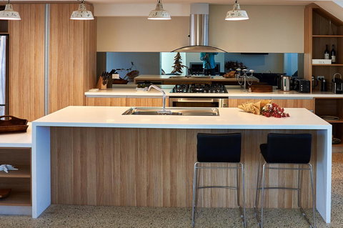 The Urban Beach House - New Castle Holiday 7