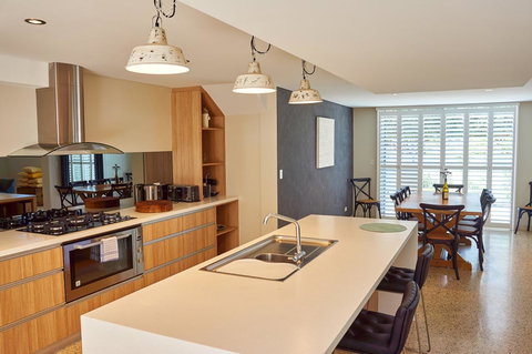 The Urban Beach House - New Castle Holiday 4