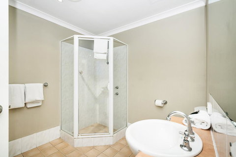 6 Executive Eastside Parking, Gym & Pool - New Castle Holiday 31