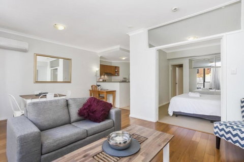 6 Executive Eastside Parking, Gym & Pool - New Castle Holiday 38