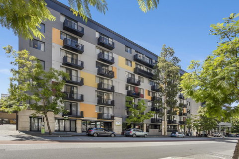 6 Executive Eastside Parking, Gym & Pool - New Castle Holiday 25