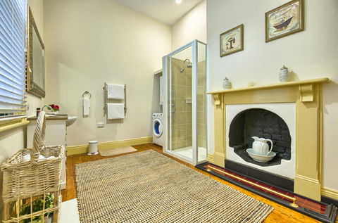 Spencer Suites Albany - New Castle Holiday 1