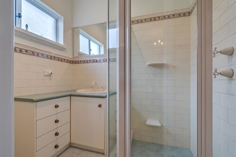 Serpentine Rose - New Castle Holiday 13