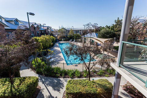 Perth Ascot Central Apartment Hotel Official - New Castle Holiday 25