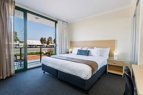 Perth Ascot Central Apartment Hotel Official - New Castle Holiday 9